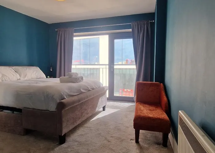 Spacious Centre Apartament *